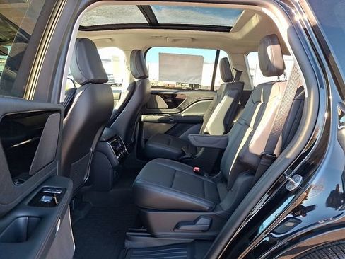 New 2026 Lincoln Aviator AWD w/ Jet Appearance Package image 5