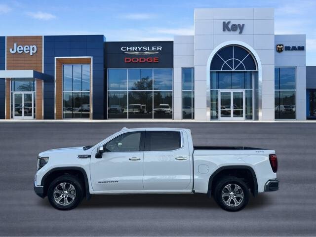 Used 2025 GMC Sierra 1500 SLT AWD/4WD image 2