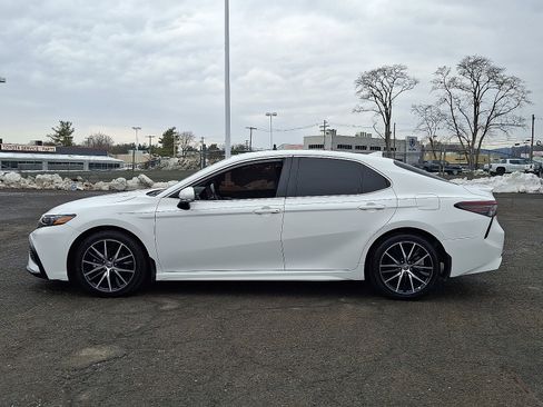 Certified 2023 Toyota Camry SE image 4
