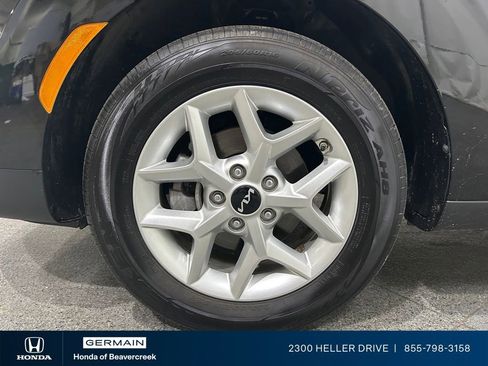 Used 2025 Kia Soul LX w/ LX Technology Package FWD image 13