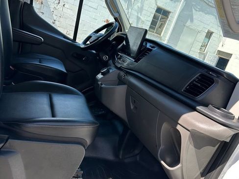 Used 2023 Ford E-Transit Medium Roof RWD image 29