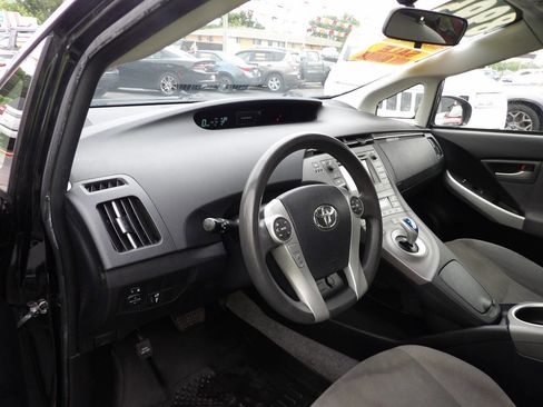 Used 2013 Toyota Prius Two image 6