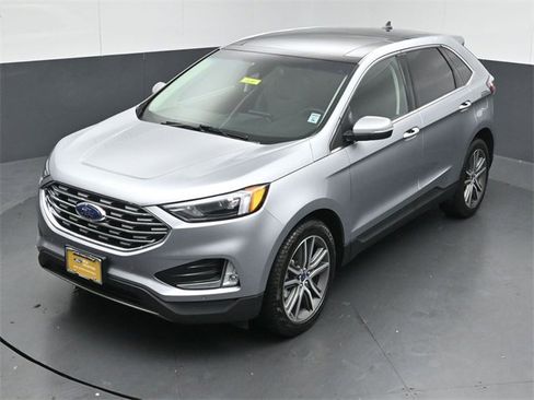 Certified 2022 Ford Edge Titanium w/ Class II Trailer Tow Package image 47