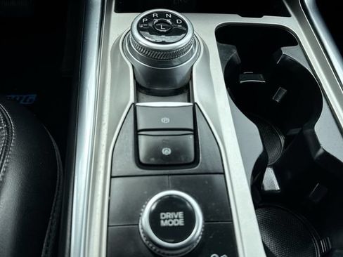Used 2022 Ford Explorer XLT w/ Equipment Group 202A AWD/4WD image 16
