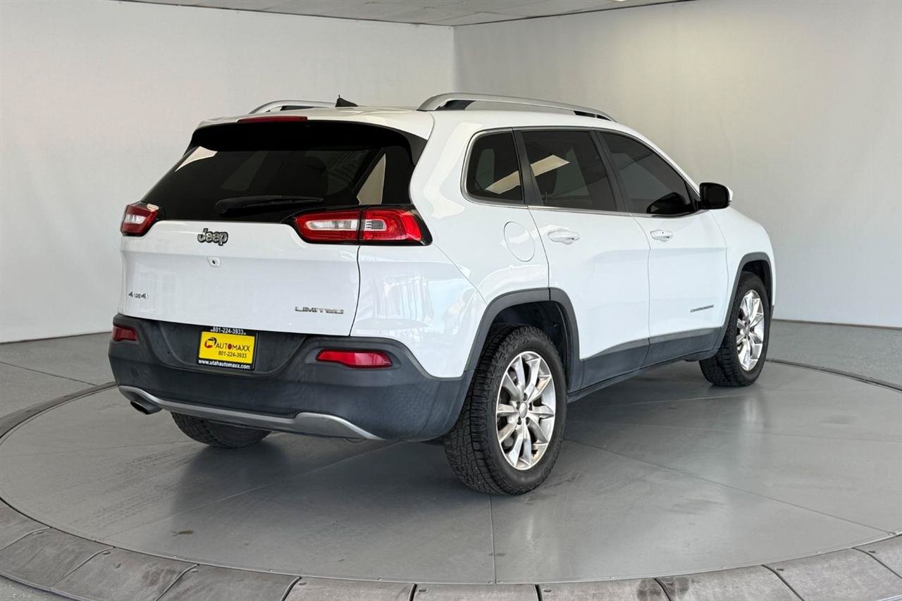 Used 2017 Jeep Cherokee Limited AWD/4WD image 8