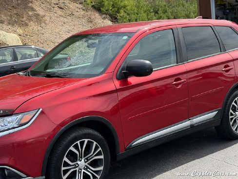 Used 2017 Mitsubishi Outlander ES AWD/4WD image 43