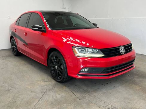 Used 2018 Volkswagen Jetta Sport FWD image 3