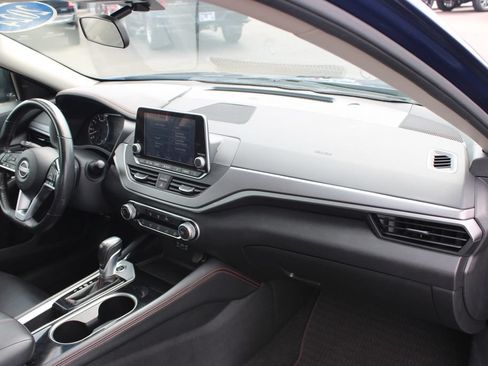 Used 2024 Nissan Altima 2.5 SR FWD image 29