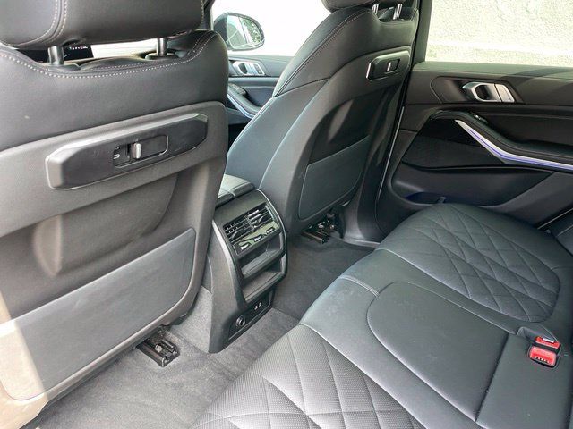 Certified 2024 BMW X5 xDrive40i w/ M Sport Package AWD/4WD image 8