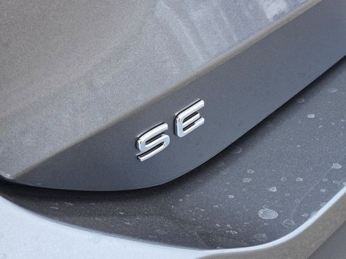 New 2026 Volkswagen Tiguan SE AWD/4WD image 8