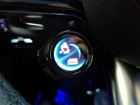 Used 2025 Mercedes-Benz GLC 43 AMG 4MATIC image 38