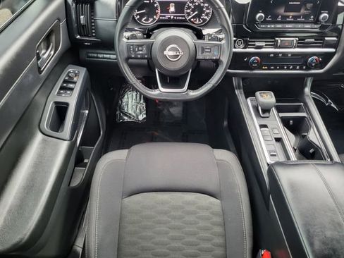 Certified 2024 Nissan Pathfinder SV image 18