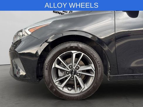 Used 2022 Kia Forte LXS FWD image 5