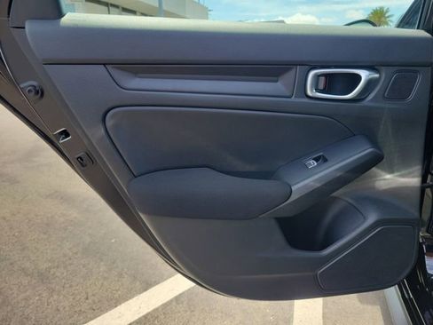 Used 2023 Honda Civic Sport image 14