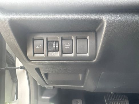 Used 2025 Subaru Outback Touring XT AWD/4WD image 10