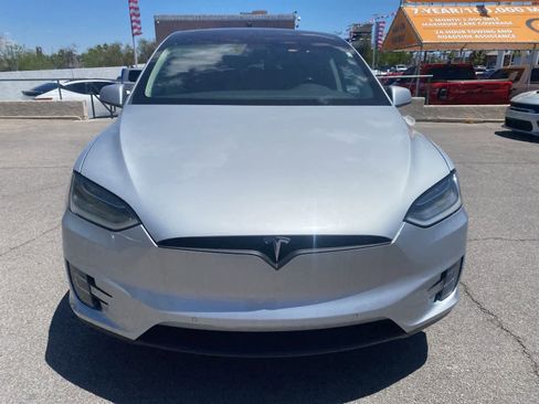 Used 2018 Tesla Model X 75D AWD/4WD image 3