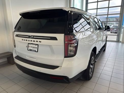 Certified 2024 Chevrolet Suburban Z71 w/ Luxury Package AWD/4WD image 45