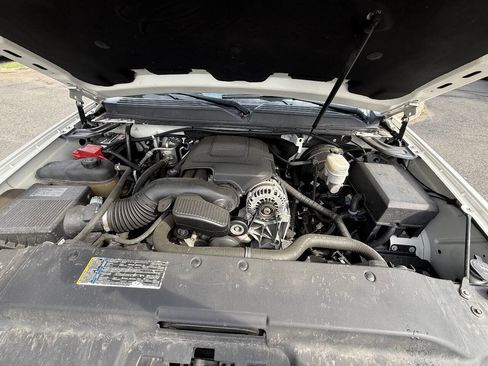 Used 2010 Cadillac Escalade 2WD image 24