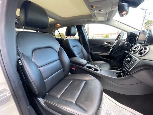Used 2015 Mercedes-Benz GLA 250 4MATIC image 13