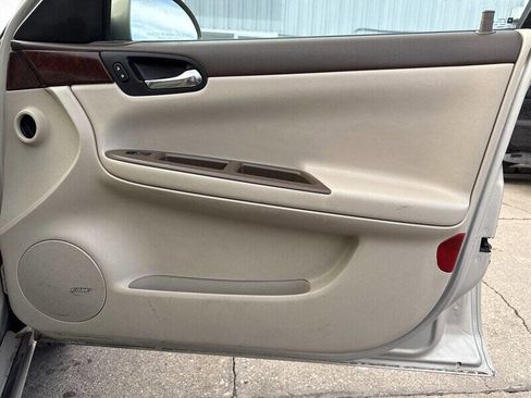 Used 2008 Chevrolet Impala LTZ image 20