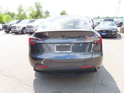 Used 2024 Tesla Model Y Long Range AWD/4WD image 7