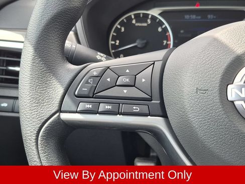 Used 2025 Nissan Altima 2.5 SV FWD image 14