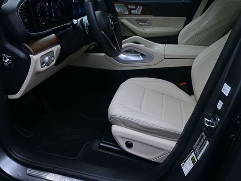 Used 2025 Mercedes-Benz GLE 350 4MATIC image 17