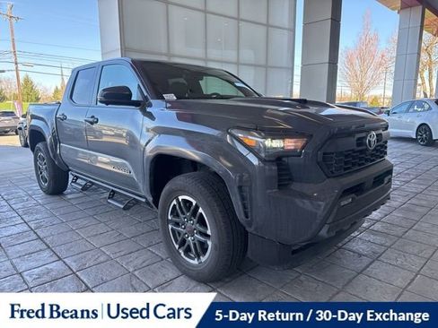 Used 2025 Toyota Tacoma TRD Sport w/ TRD Sport Premium Package image 2