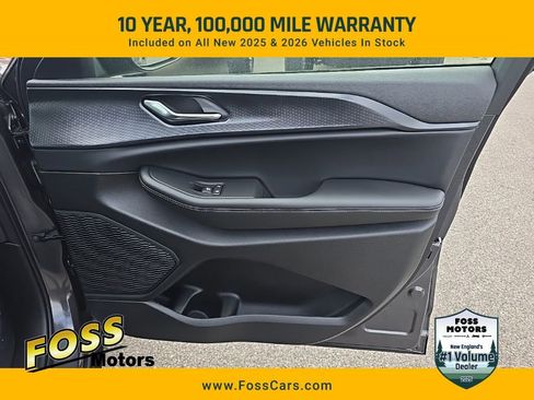 New 2025 Jeep Grand Cherokee Laredo X image 10