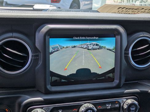 Used 2021 Jeep Wrangler Unlimited Sahara AWD/4WD image 24