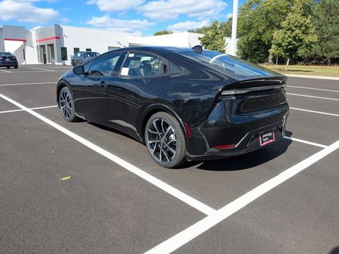 Used 2026 Toyota Prius Plug-In Hybrid image 9
