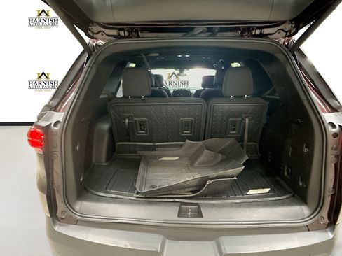 Used 2023 Chevrolet Traverse LT w/ LPO, Floor Liner Package AWD/4WD image 29