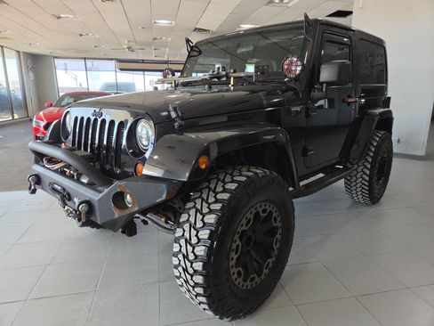 Used 2012 Jeep Wrangler Sahara w/ Dual Top Group AWD/4WD image 3