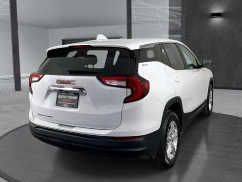 Used 2024 GMC Terrain SLE FWD image 3