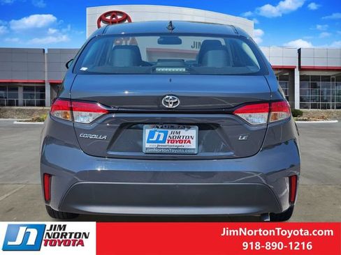 Used 2025 Toyota Corolla LE FWD image 6