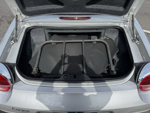 Used 2005 Ford Thunderbird RWD image 15