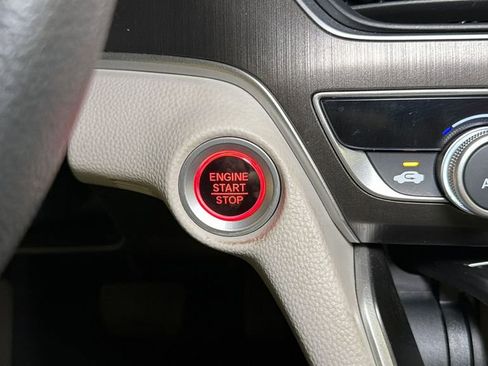 Used 2018 Honda Accord LX image 33