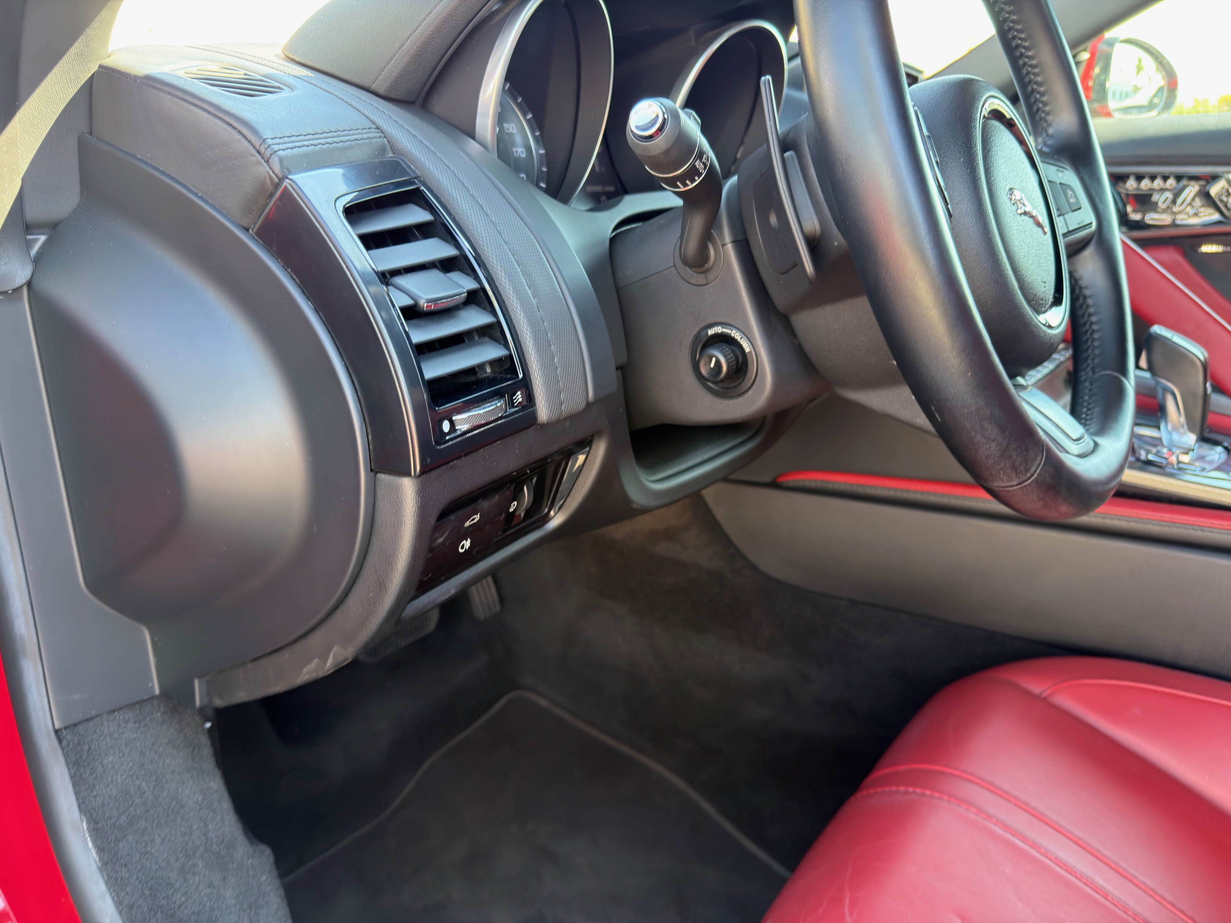 Used 2014 Jaguar F-TYPE Convertible RWD image 17
