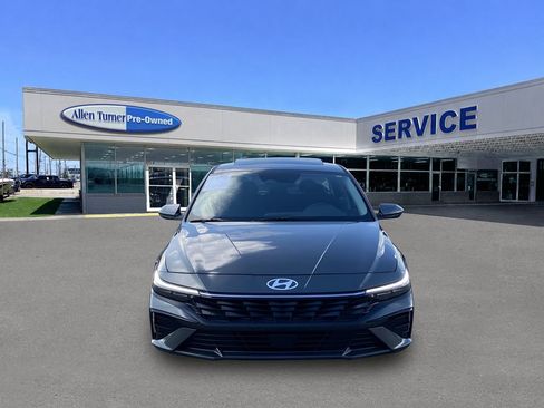 Certified 2025 Hyundai Elantra SEL FWD image 3