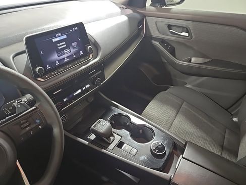 Used 2023 Nissan Rogue SV image 10