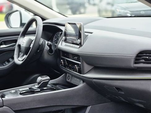 New 2026 Nissan Rogue SV FWD image 12