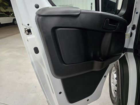 Used 2025 RAM ProMaster 2500 w/ Convenience Group FWD image 13