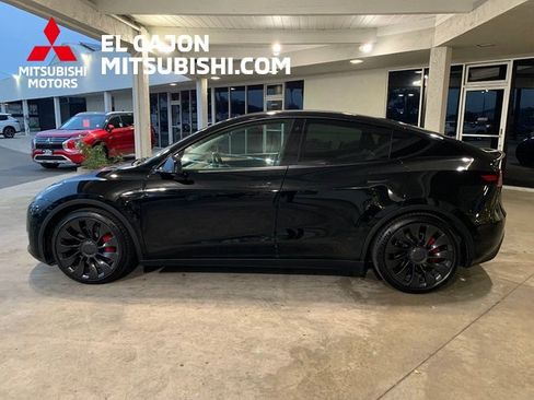 Used 2022 Tesla Model Y Performance image 7
