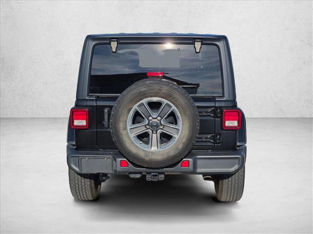 Used 2022 Jeep Wrangler Unlimited Sahara w/ Cold Weather Group AWD/4WD image 6