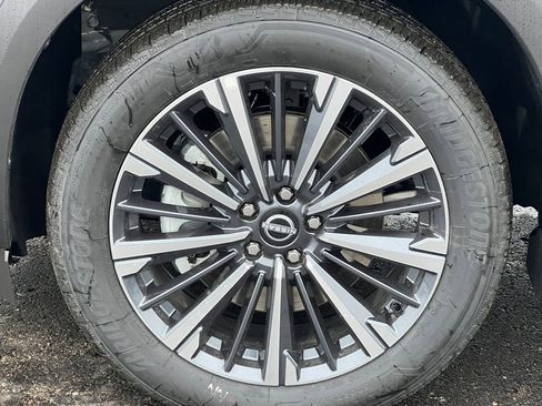 New 2026 Nissan Pathfinder Platinum image 8