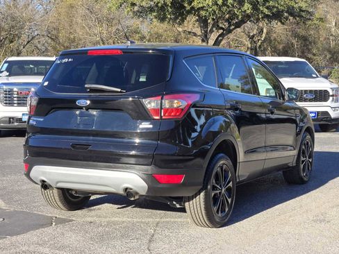 Used 2017 Ford Escape SE image 7