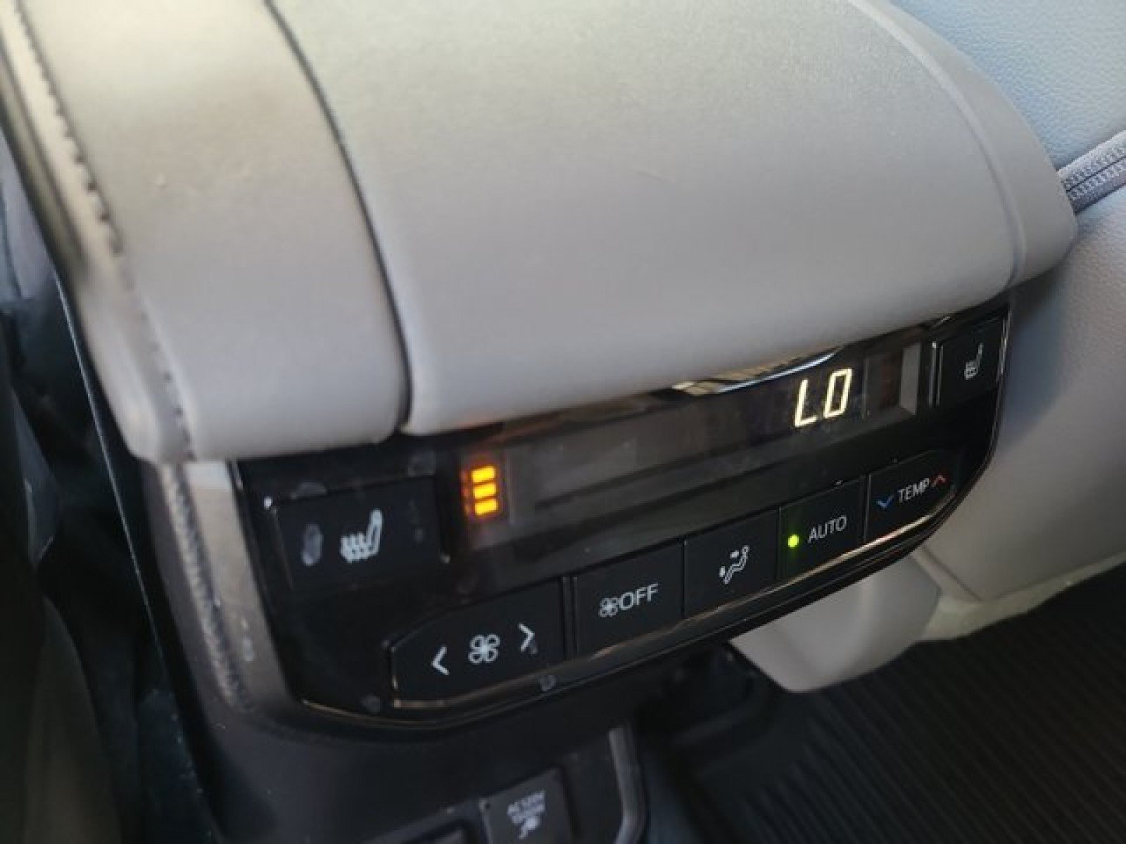 Used 2023 Toyota Highlander Platinum AWD/4WD image 40