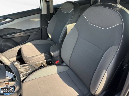 Used 2023 Volkswagen Taos SE w/ Panoramic Sunroof Package FWD image 14