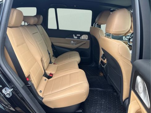 Used 2025 Mercedes-Benz GLS 450 4MATIC image 12