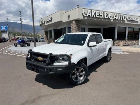 Used 2018 Chevrolet Colorado Z71 AWD/4WD image 2